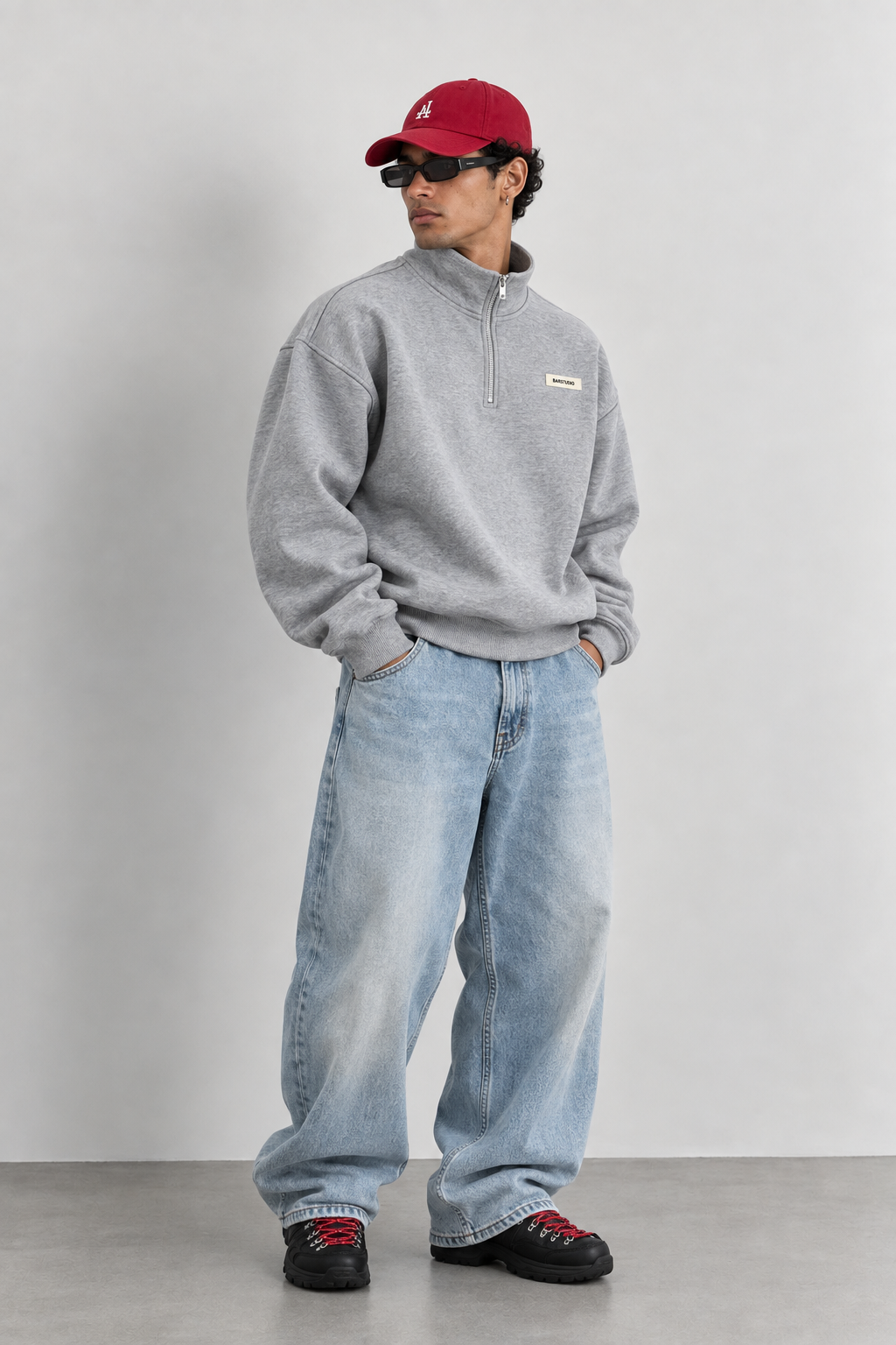 RELAXED FIT DİK YAKA FERMUARLI
SWEATSHİRT