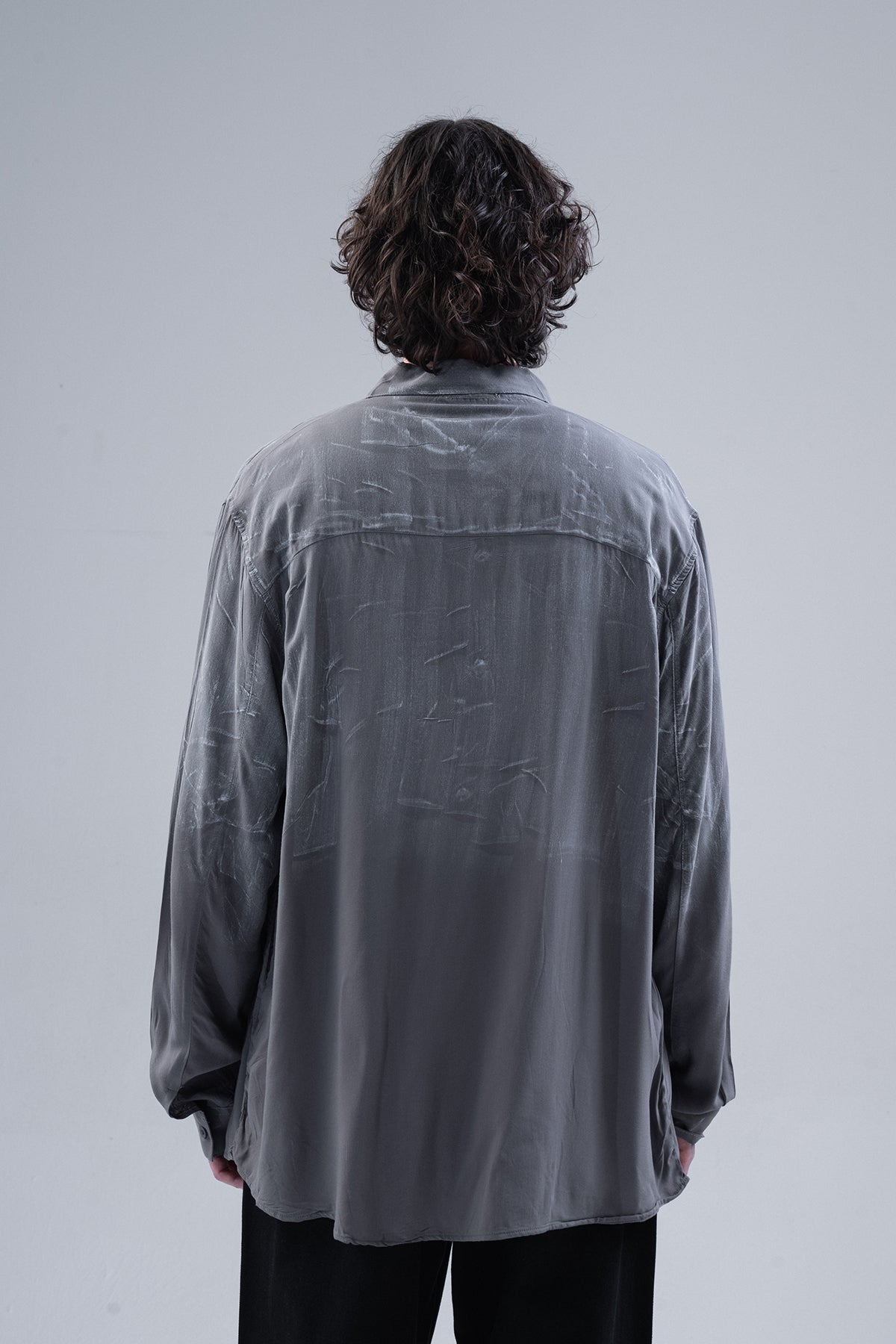 Oversize Sprey Detaylı Dökümlü Gömlek