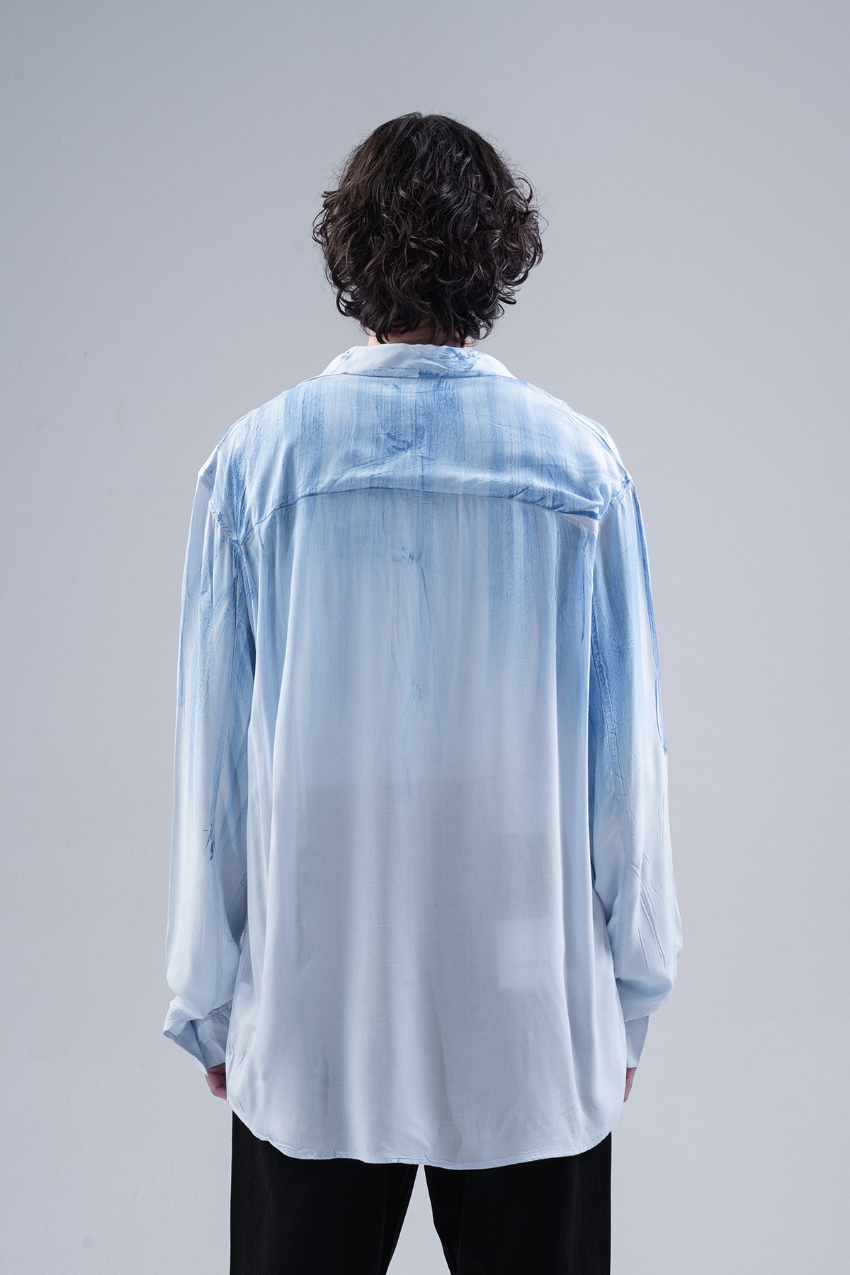 Oversize Sprey Detaylı Dökümlü Gömlek