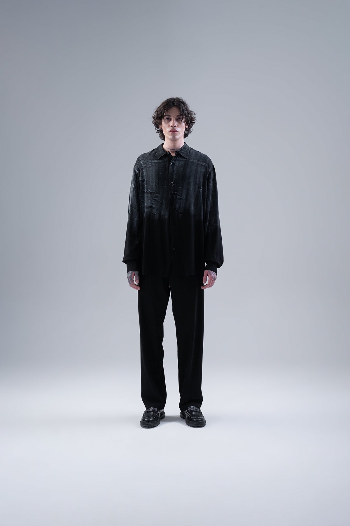 Oversize Sprey Detaylı Dökümlü Gömlek