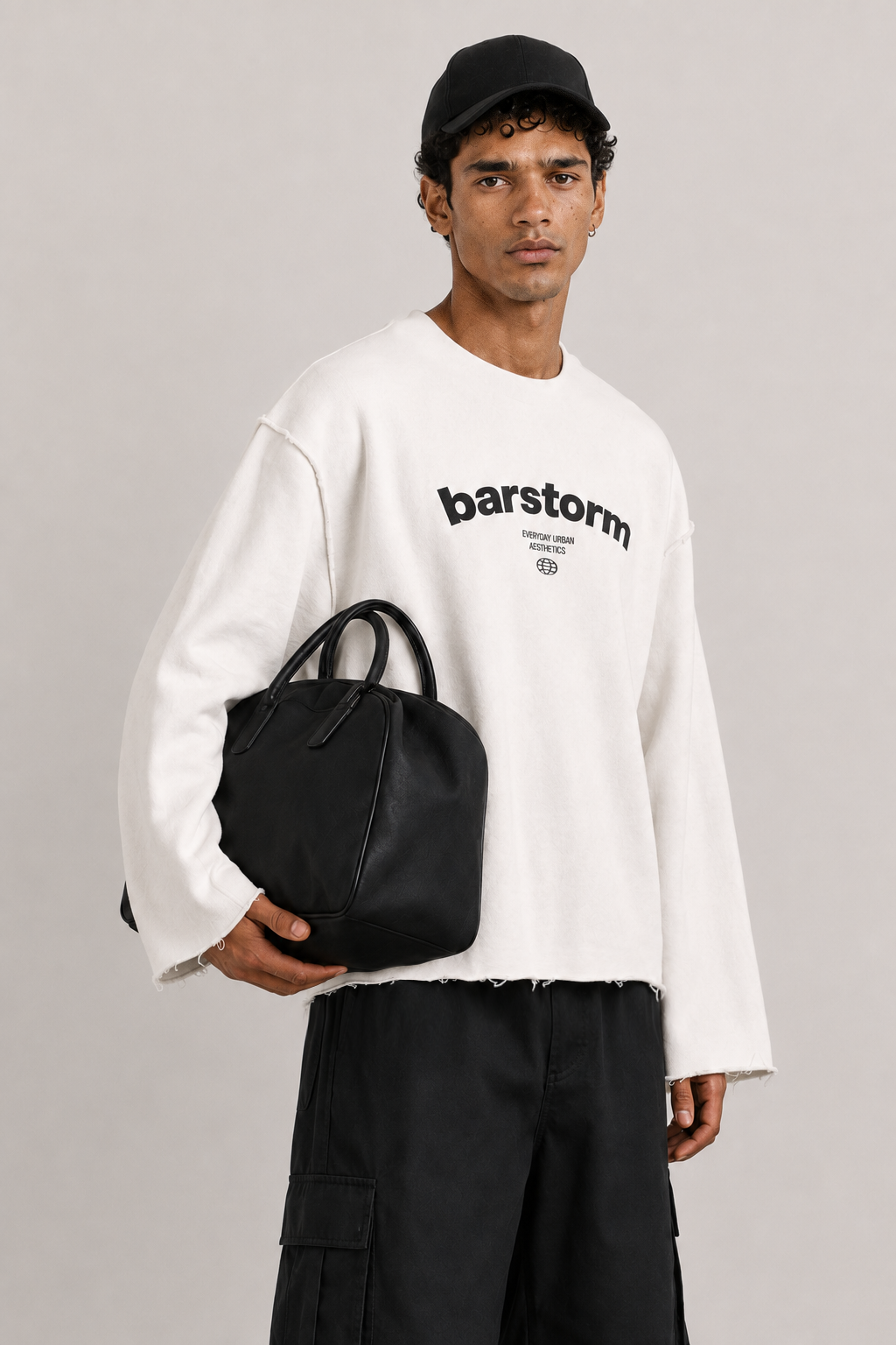 ÇİFT TARAF GİYİLEBİLİR BASKILI 
CROP SWEATSHİRT