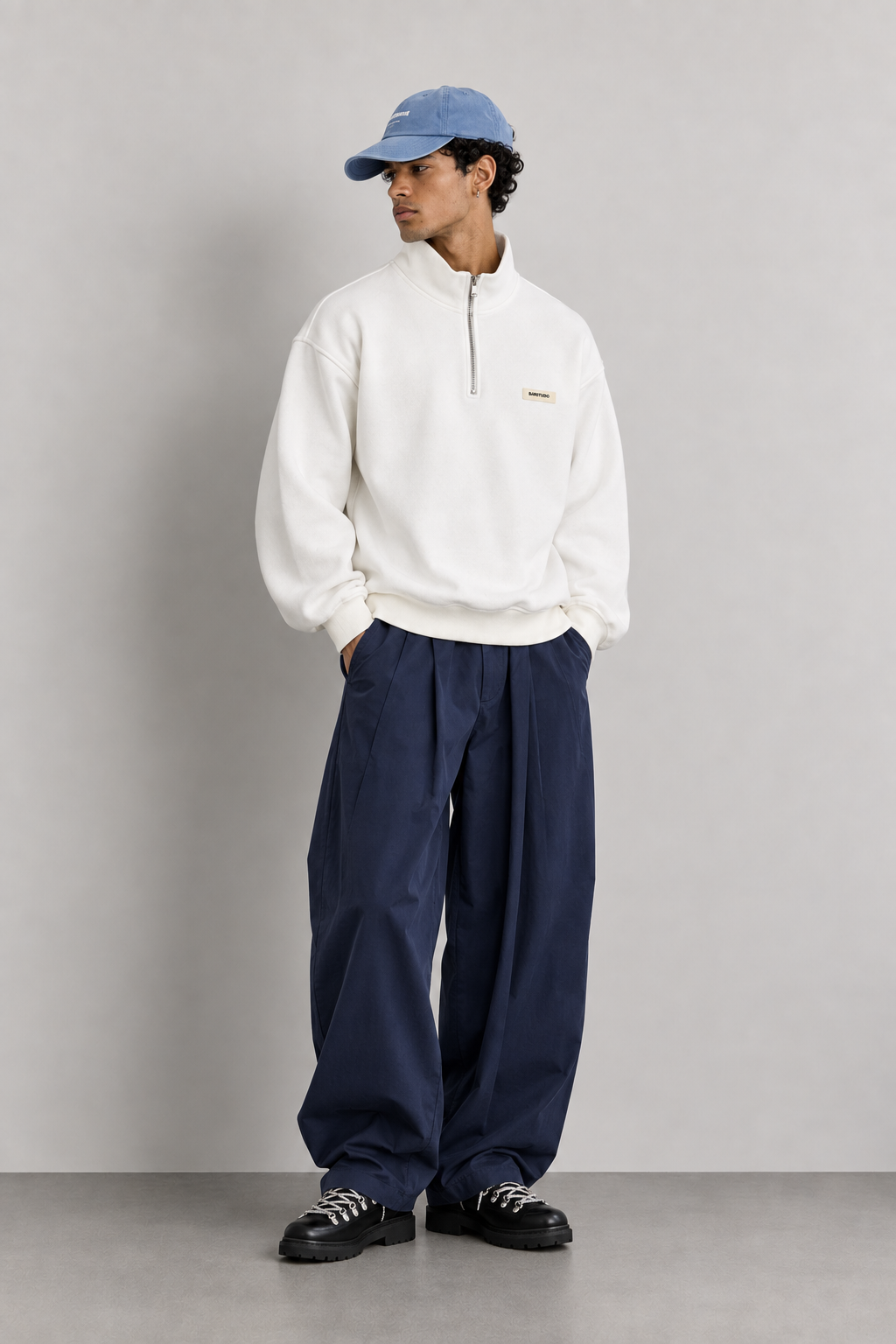 RELAXED FIT DİK YAKA FERMUARLI
SWEATSHİRT