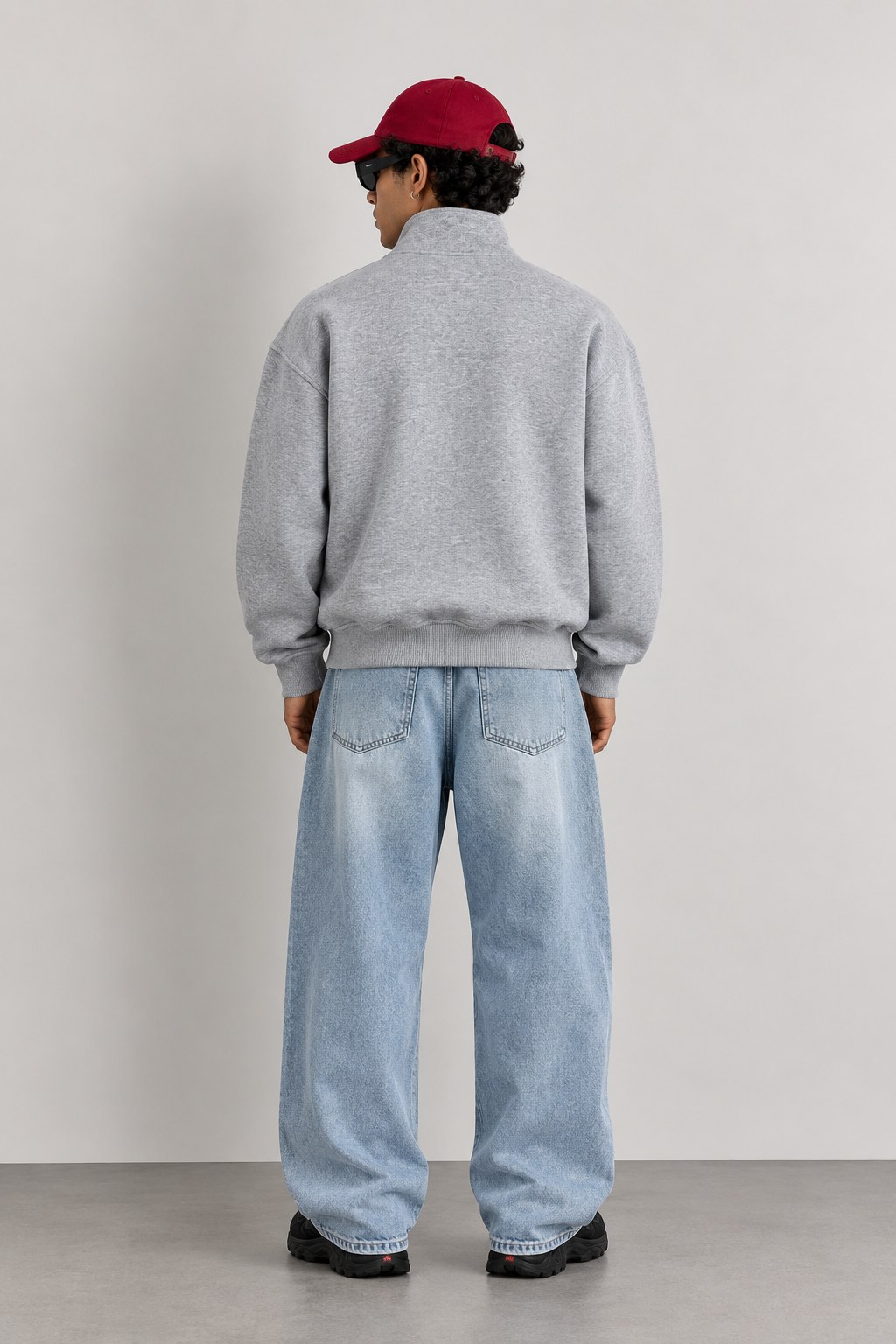 RELAXED FIT DİK YAKA FERMUARLI
SWEATSHİRT